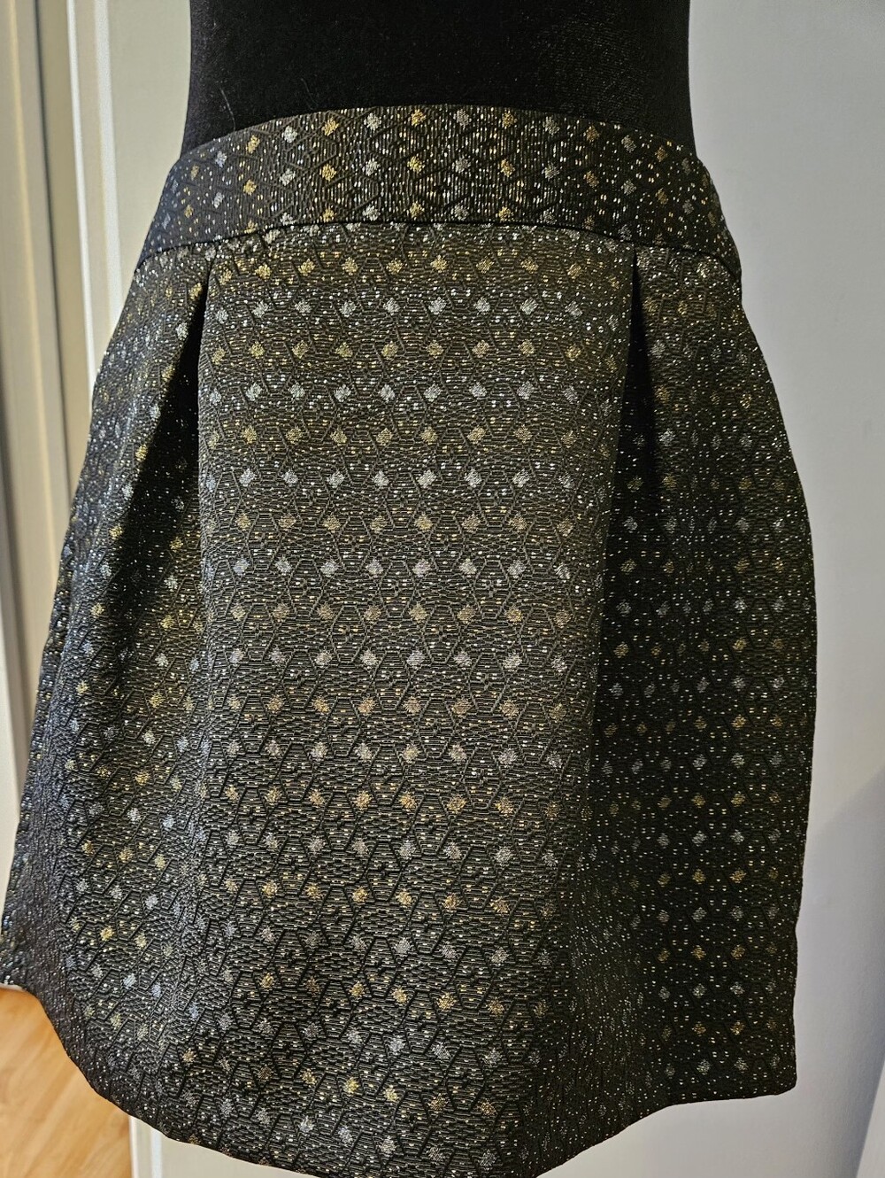 Old Navy Black Gold Jacquard Tulip Skirt Pleated Holiday Cocktail Size 8